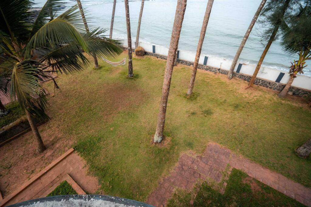 Baywatch By Grha - A Picturesque Beachfront Villa Kozhikode Exterior photo