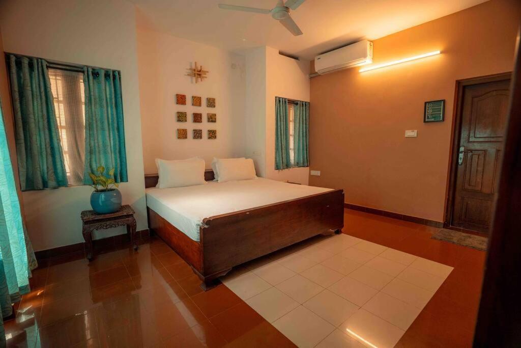 Baywatch By Grha - A Picturesque Beachfront Villa Kozhikode Exterior photo