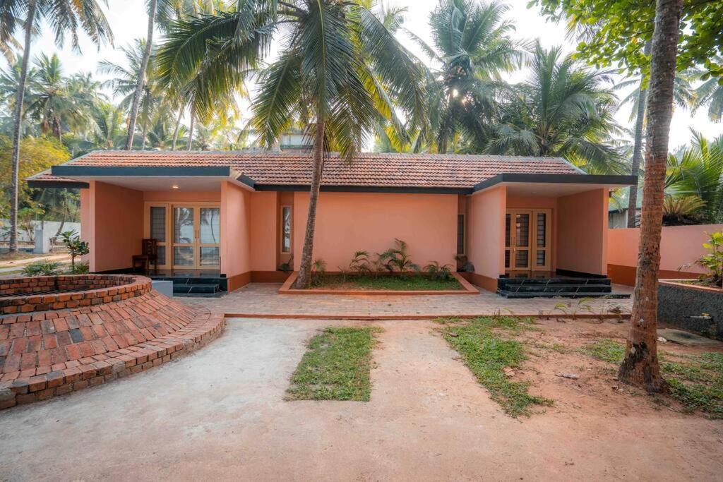 Baywatch By Grha - A Picturesque Beachfront Villa Kozhikode Exterior photo